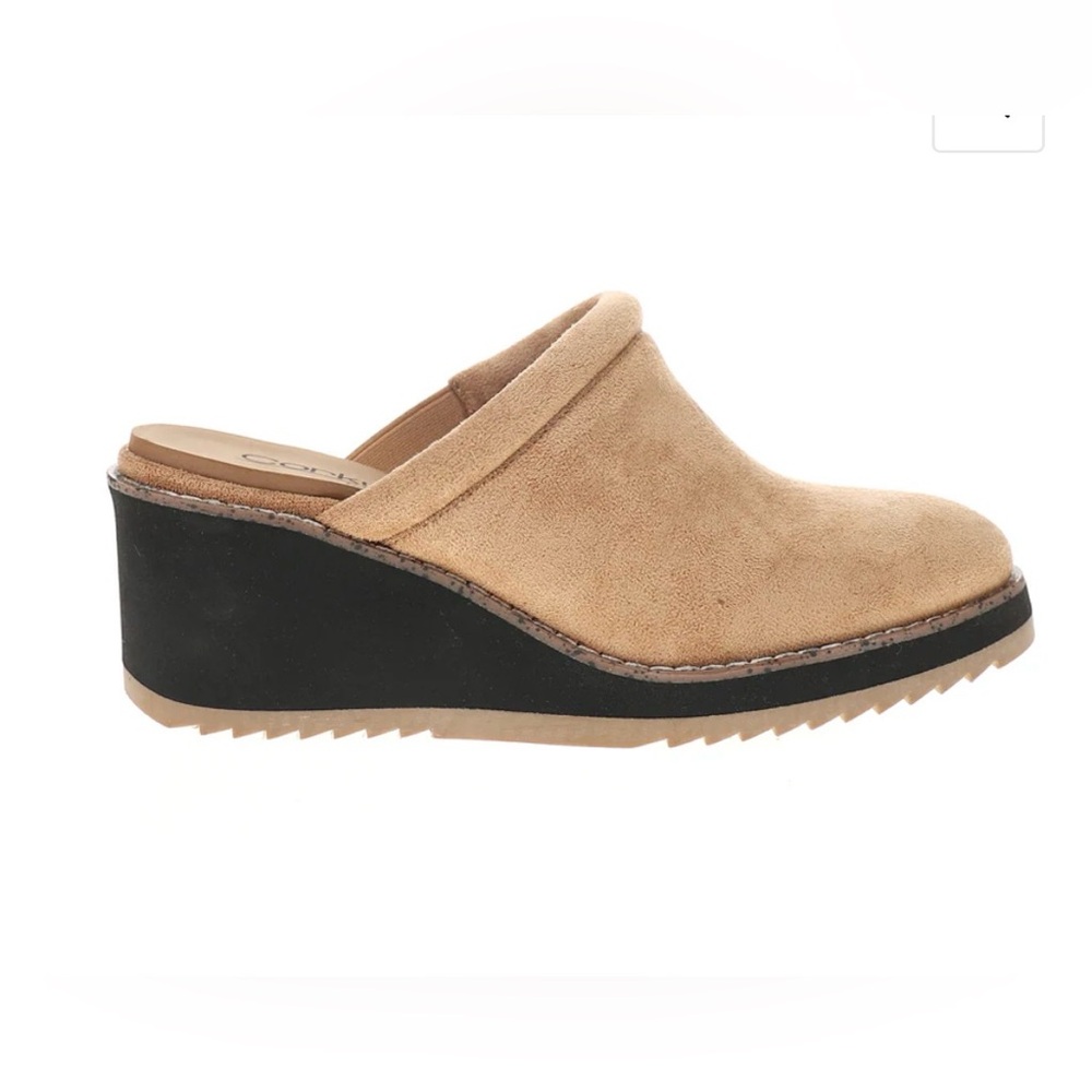 CORKYS Skedaddle slip on wedge mules in light brown microfiber, size 8